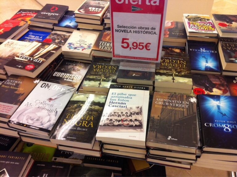 El pibe que arruinaba las fotos, de Hernán Casciari, en la sección novela histórica de un conocido centro comercial