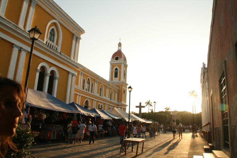 Nicaragua, con tus propios ojos (III): poesía, Darío y Borge