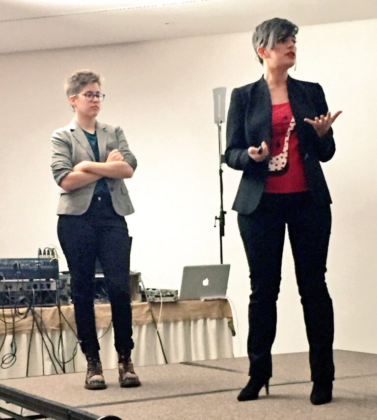 A cabezazos con el techo de cristal: charla con @feminoacid en el #EBE15